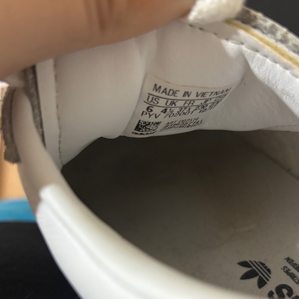 Adidas White and Cheetah Patterned Sneakers Size US 6 - Picture 10 of 10